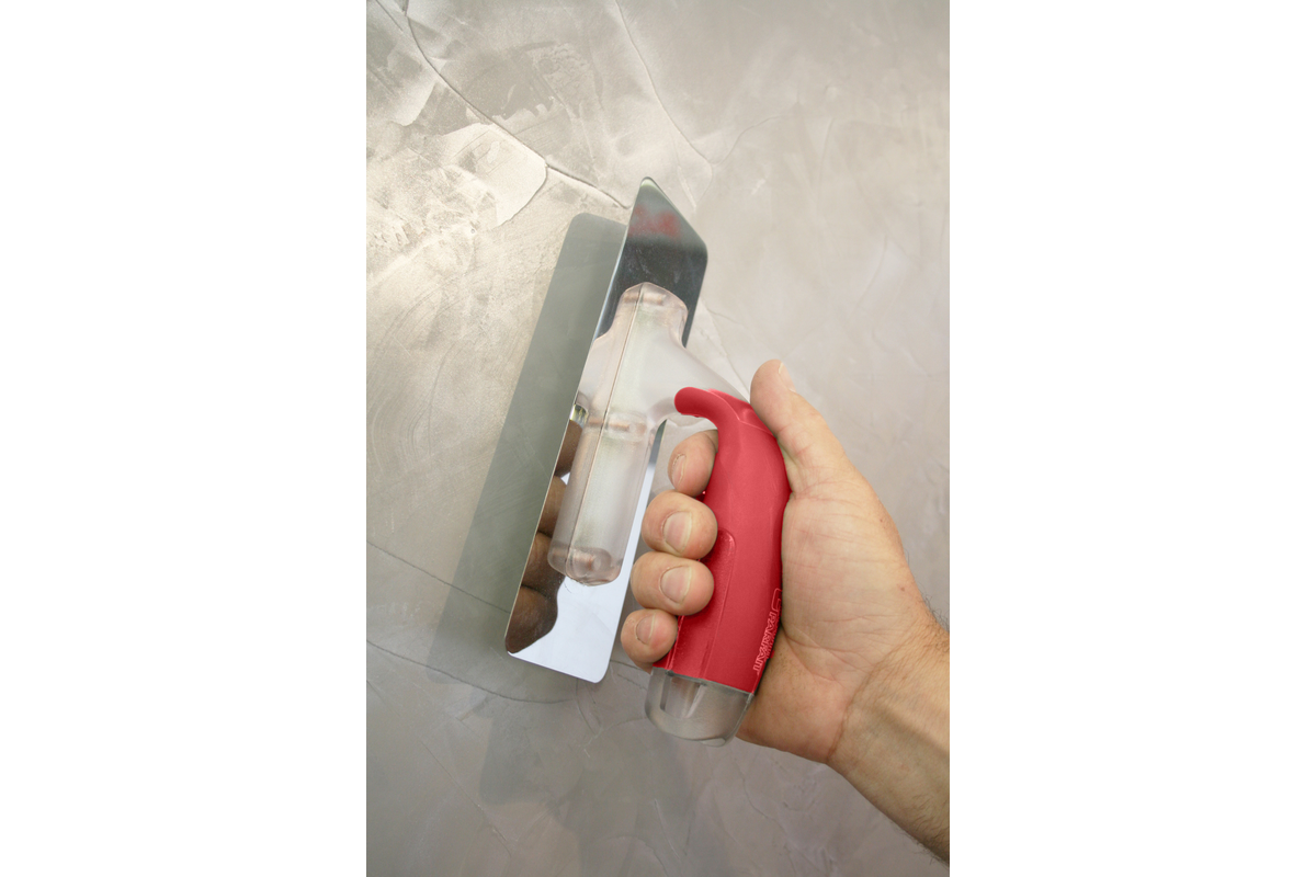 Trapezoid decorating trowel